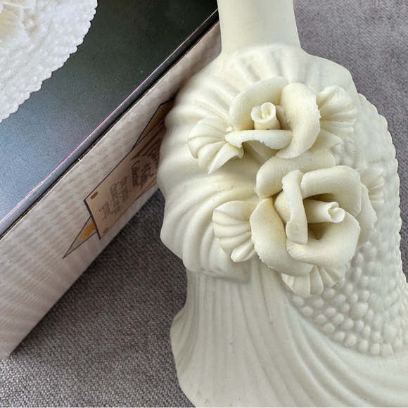 Treasury Gift Collection Curtain Call Jade Porcelain Bell Satin Finish Off White - Picture 4 of 10